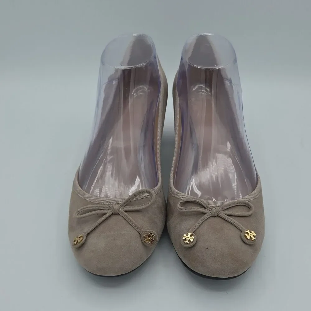 Tory Burch Claire Taupe Suede Low Block Heel Pumps Round Toe Bow Shoes 9.5